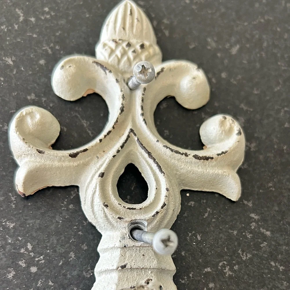 Cream Vintage-Style Wall Hook with Scrollwork Design